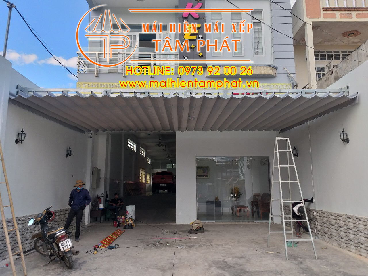 Mái che Vũng Tàu giá rẻ: mái xếp, mái hiên di động, mái bạt che 3 Lắp đặt Mái xếp Vũng Tàu che hiên nhà, cửa hàng kinh doanh