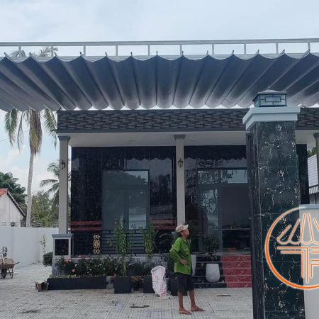 Thi công lắp đặt mái che bạt xếp lượn sóng bền đẹp, giá rẻ