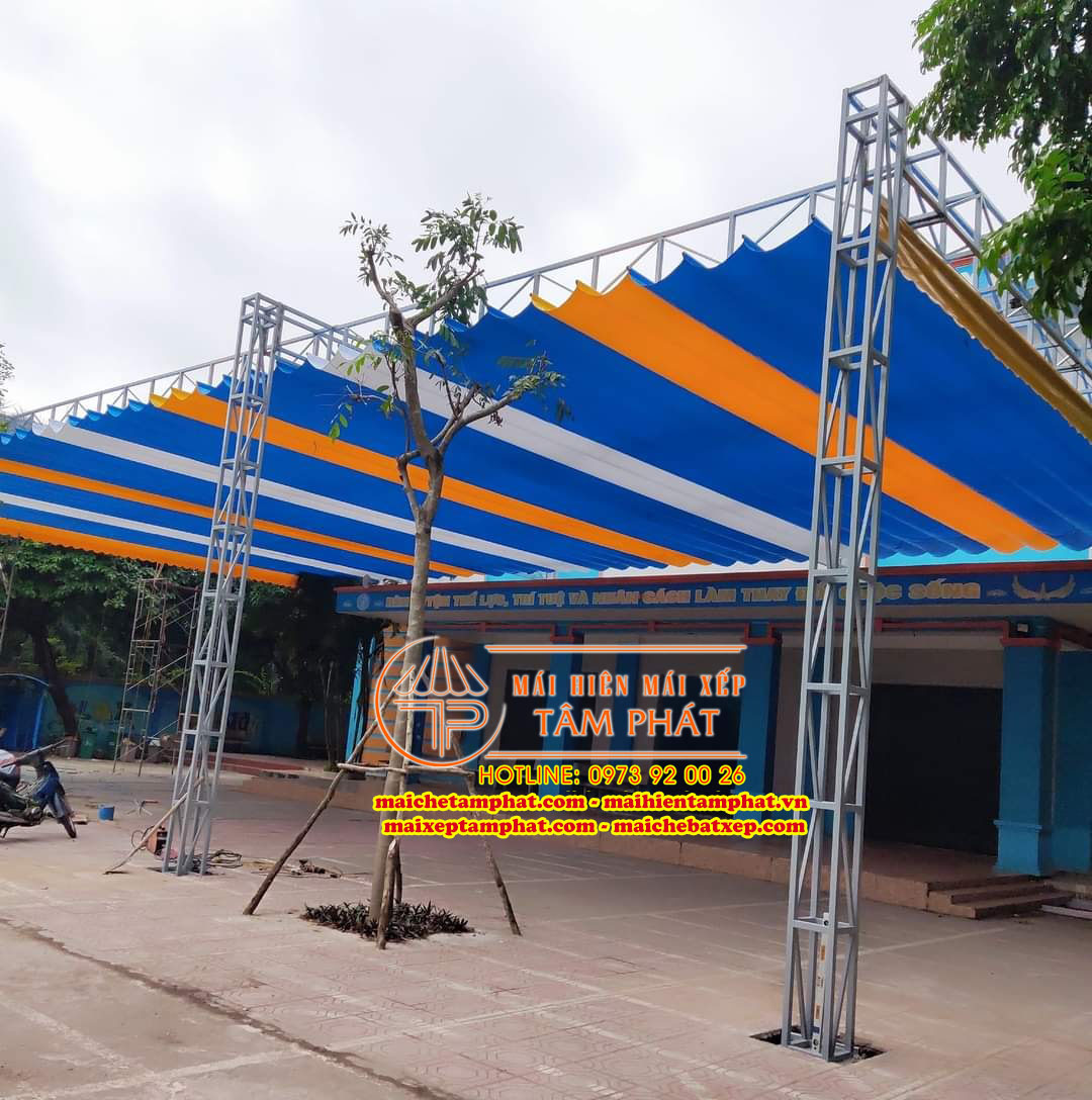Lắp đặt mái che bạt kéo trường học