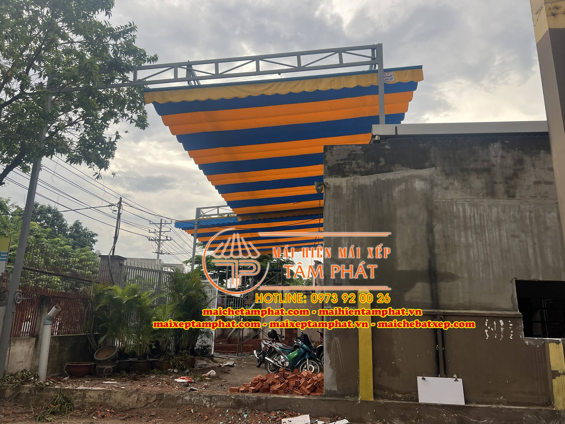 Thay Bạt Mái Hiên Bình Phước Theo Yêu Cầu – Thi Công Trong Ngày 3 Cần Thay Bạt Mái Che Bình Phước Gần Đây Uy Tín? Gọi Ngay Mái Hiên Tâm Phát