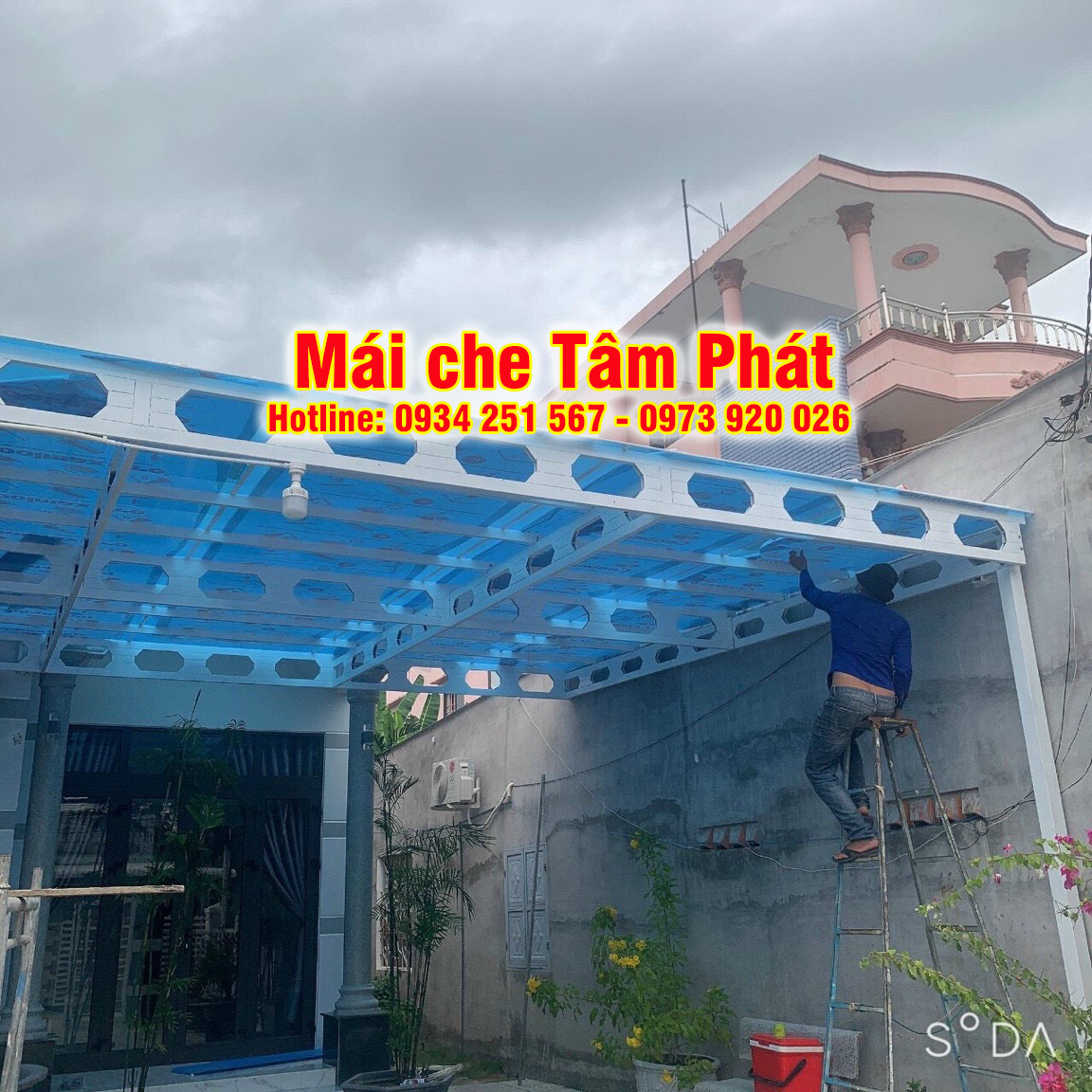 Làm Mái Che Sân Nhà Loại Nào Tốt? Gợi ý 4 mẫu mái che bền đẹp 4 Mái che nhựa Poly lấy sáng